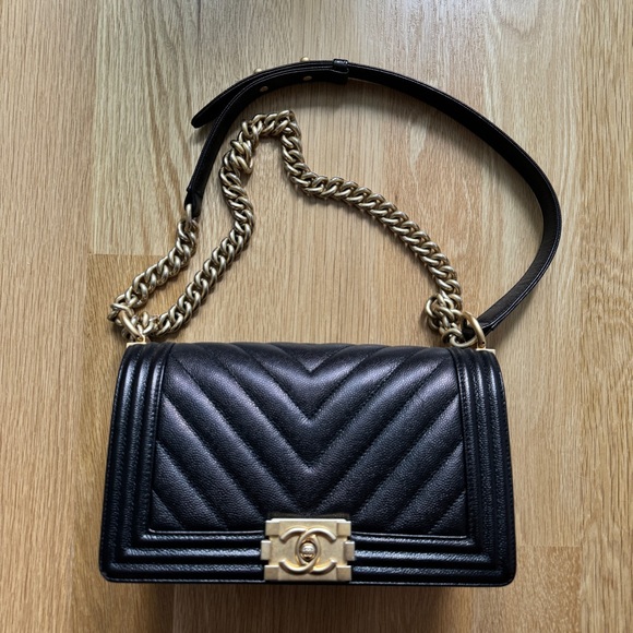 EUC CHANEL Boy Bag Black Caviar Chevron Leather Brushed Gold Hardware Old Medium - Picture 2 of 15